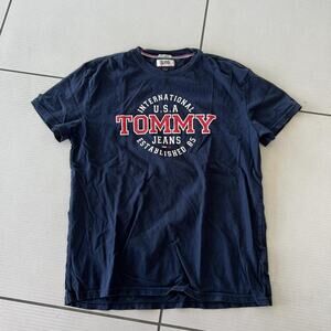Navy tommy hilfiger streetwear t shirt